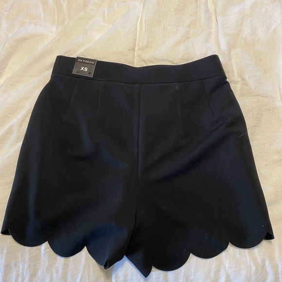 Dressy shorts - Picture 2 of 3